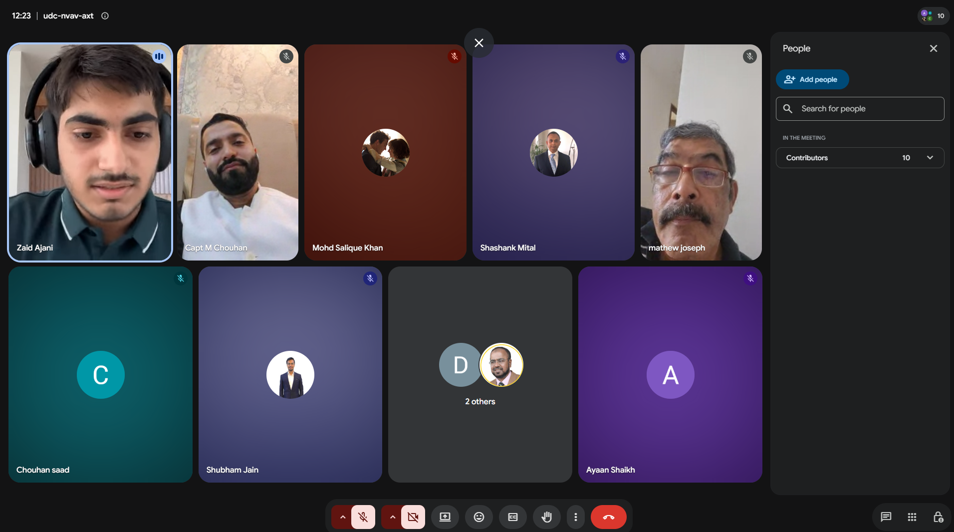 Google Meet — investors and founders live at the startup pitch